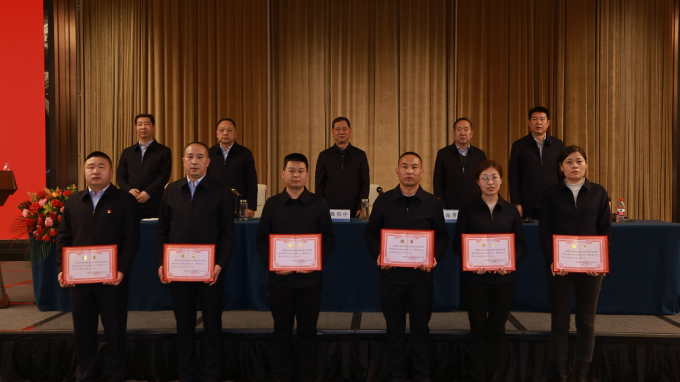 省建設(shè)監(jiān)理公司召開(kāi)首批專(zhuān)業(yè)領(lǐng)軍人才聘用大會(huì)